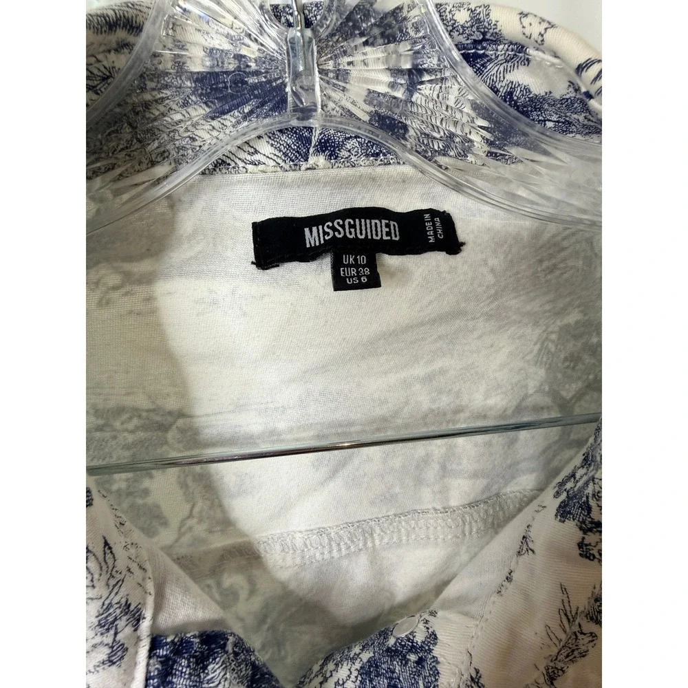 Missguided Toile de Jouy Cropped Denim Jacket Blue White Raw Hem Womens US 6 - Picture 5 of 6